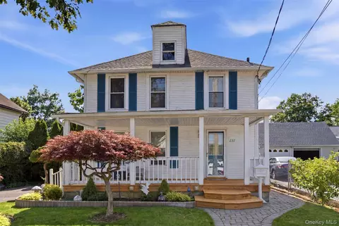 237 Fulton St, North Hempstead, NY 11590