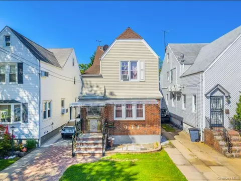 8926 210th St, New York, NY 11427