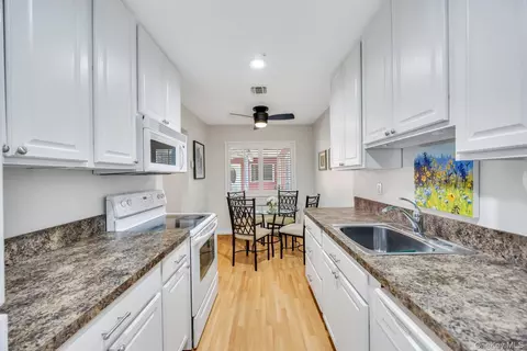 703 Drew Dr, Saint James, NY 11780