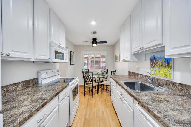 703 Drew Dr, Saint James, NY 11780