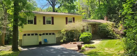 32 Queen Anne Ln, Wappingers Falls, NY 12590