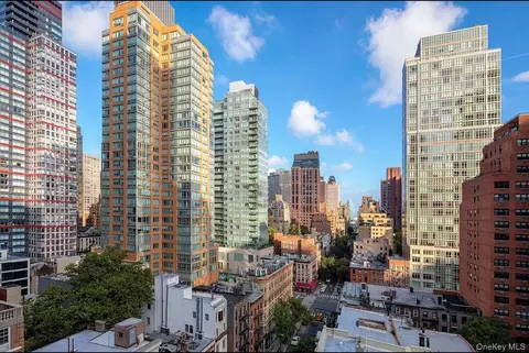 224 E 52nd St #2O, New York, NY 10022