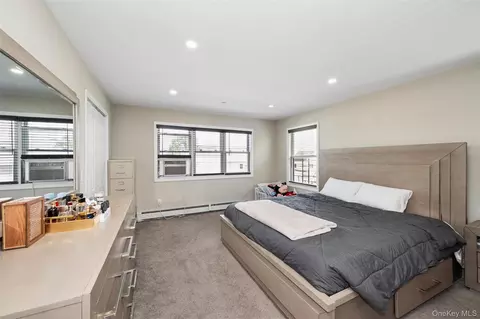 Bedroom - 663 Arthur St, Baldwin, NY 11510 photo 4 of 5