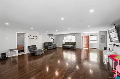 Living - 663 Arthur St, Baldwin, NY 11510 photo 1 of 1