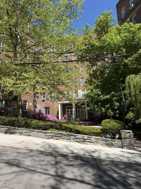 511 W 232nd St #E66, New York, NY 10463
