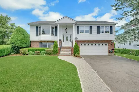 100 Neptune Ave, New Rochelle, NY 10805