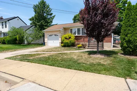 2393 Denton St, North Bellmore, NY 11710