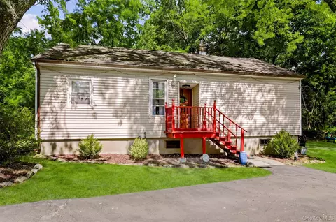 Exterior - 19 Hulse Ave, Wallkill, NY 10940 photo 4 of 7
