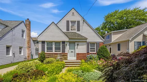 65 Stewart Ave, Hempstead, NY 11530