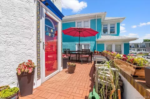 Exterior - 323 E Walnut St, Long Beach, NY 11561 photo 2 of 5