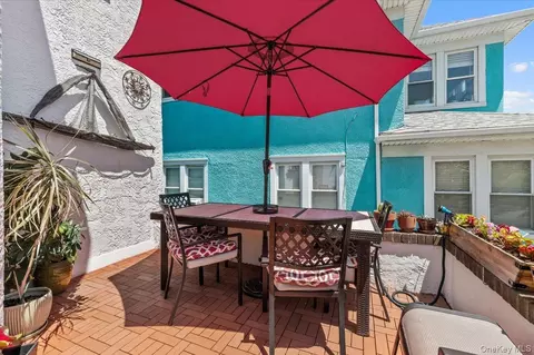Exterior - 323 E Walnut St, Long Beach, NY 11561 photo 3 of 5