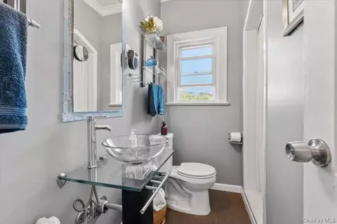 Bath - 323 E Walnut St, Long Beach, NY 11561 photo 2 of 4