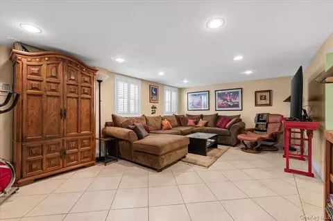 Other - 323 E Walnut St, Long Beach, NY 11561 photo 5 of 8