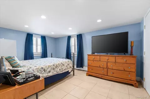Bedroom - 323 E Walnut St, Long Beach, NY 11561 photo 3 of 5