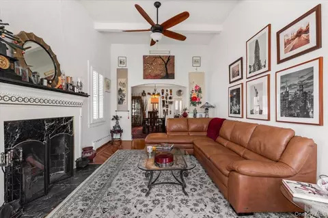 Living - 323 E Walnut St, Long Beach, NY 11561 photo 2 of 3