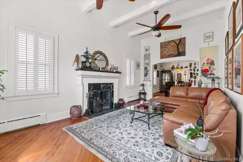 Living - 323 E Walnut St, Long Beach, NY 11561 photo 1 of 3
