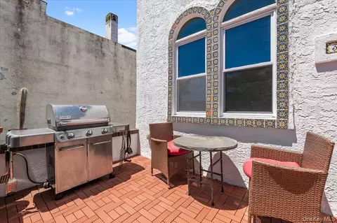 Exterior - 323 E Walnut St, Long Beach, NY 11561 photo 1 of 5