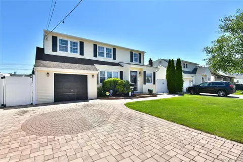 3680 Stokes Ave, Bethpage, NY 11714