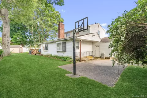 Exterior - 45 Mildred Ct, Plainview, NY 11803 photo 3 of 5