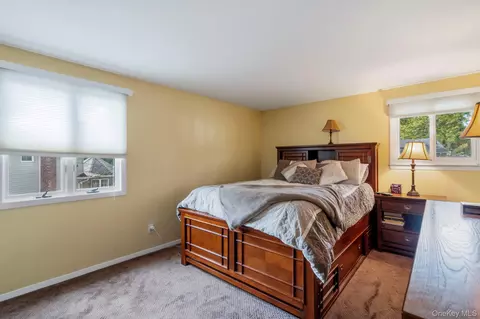 Bedroom - 45 Mildred Ct, Plainview, NY 11803 photo 1 of 5