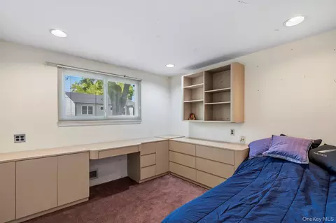 Bedroom - 45 Mildred Ct, Plainview, NY 11803 photo 5 of 5