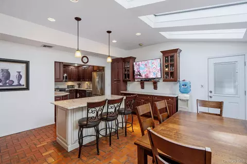 Kitchen - 45 Mildred Ct, Plainview, NY 11803 photo 5 of 6