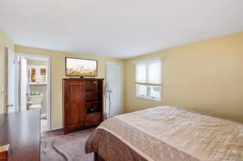 Bedroom - 45 Mildred Ct, Plainview, NY 11803 photo 2 of 5