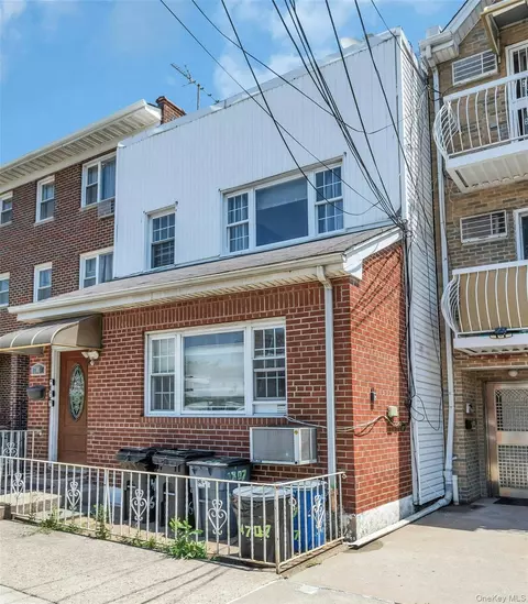 4707 65th St, Woodside, NY 11377