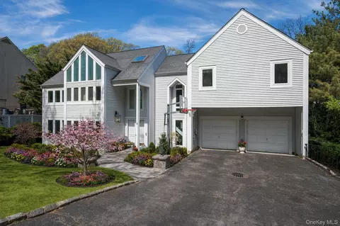 8 Verity Ln, North Hempstead, NY 11576