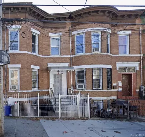 92 Crystal St, Brooklyn, NY 11208