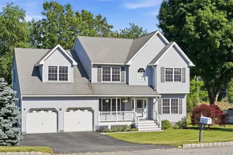 19 Regent Rd, Warwick, NY 10990