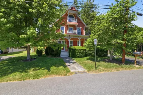 10 West St, Marlboro, NY 12542