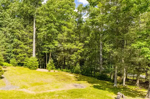Exterior - 17 Collins Rd, Highland, NY 12732 photo 6 of 13