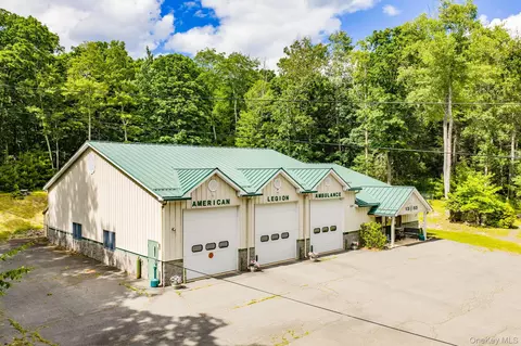 Exterior - 17 Collins Rd, Highland, NY 12732 photo 2 of 13