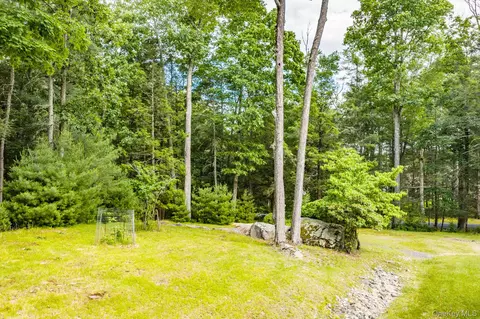 Exterior - 17 Collins Rd, Highland, NY 12732 photo 12 of 13