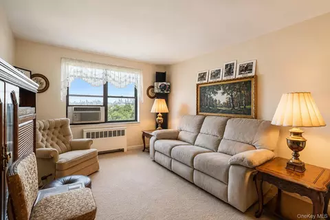 5224 65th Pl #3L, New York, NY 11378