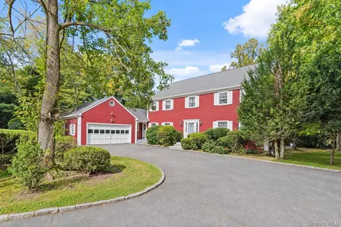 20 Old Farm Ln, Greenburgh, NY 10530