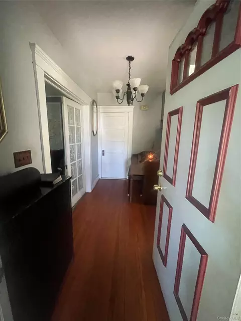 Entry Way - 195 Prospect Ave, Greenburgh, NY 10607 photo 1 of 2