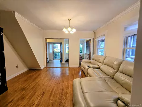 889 E 37th St, Brooklyn, NY 11210