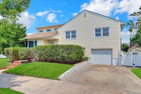 335 E State St, Long Beach, NY 11561