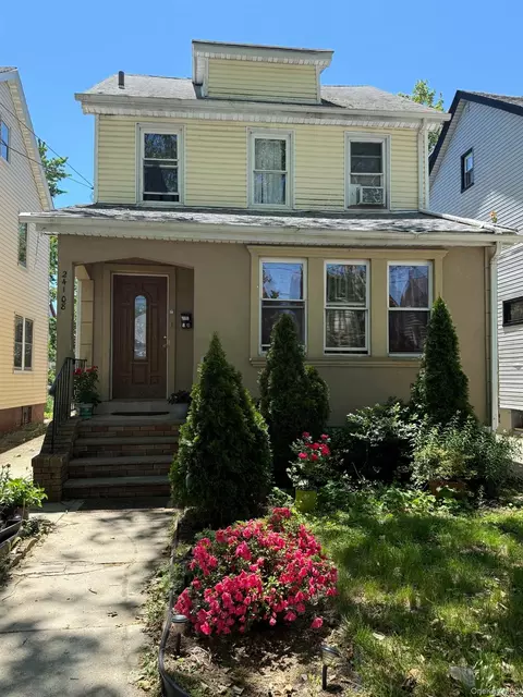 241-08 Mayda Rd, New York, NY 11422