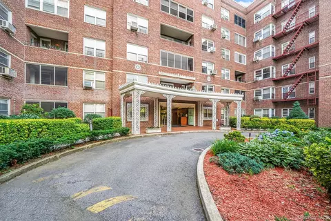 67-66 108th St #D/3, New York, NY 11375