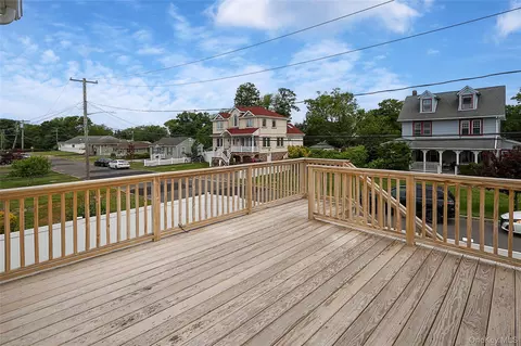 Exterior - 370 Rider Ave, Patchogue, NY 11772 photo 5 of 14