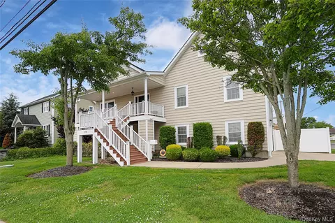 Exterior - 370 Rider Ave, Patchogue, NY 11772 photo 2 of 14