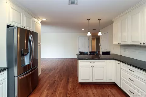Kitchen - 370 Rider Ave, Patchogue, NY 11772 photo 4 of 5