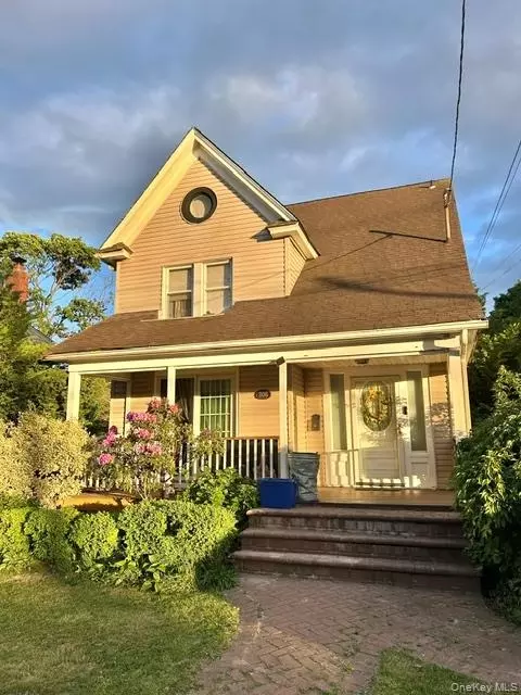 806 Miller Pl, Baldwin, NY 11510