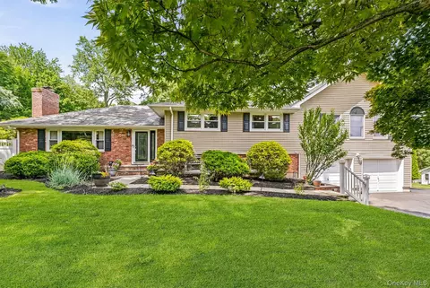 6 Biret Dr, Ramapo, NY 10952