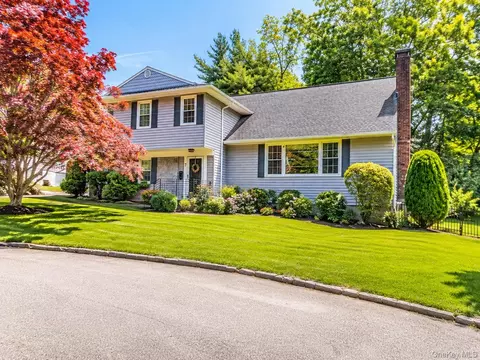 7 Stanley Rd, White Plains, NY 10605