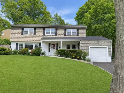 28 Harriet Ln, Huntington, NY 11743