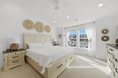 Bedroom - 4048 Chestnut Ridge Rd, Fishkill, NY 12524 photo 4 of 8